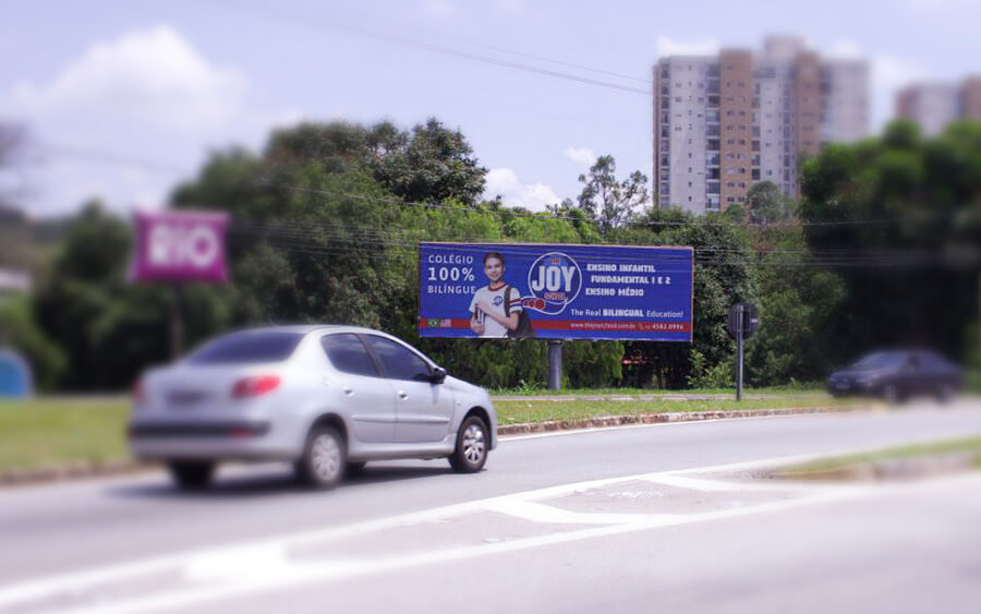 Placa de Outdoor em Caieiras